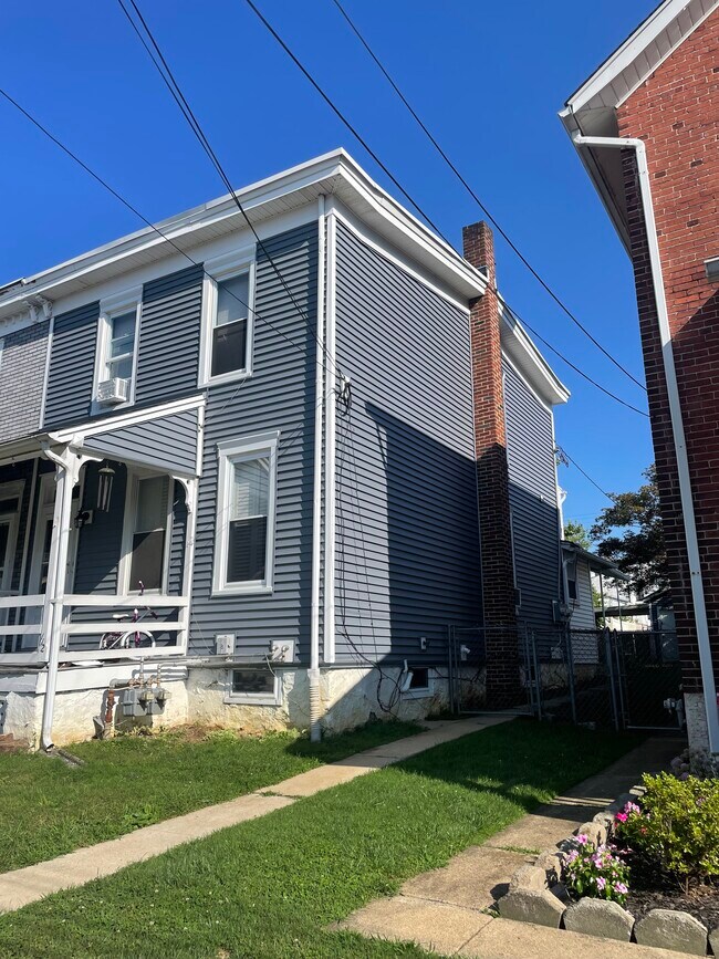 Foto del edificio - 112 Webster Ave