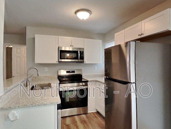 Foto del edificio - 1135 Regis Rd SE