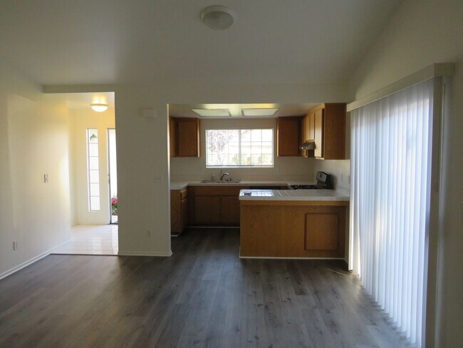 Building Photo - Centrally Located Single Story Home in the...