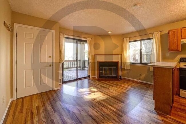 Building Photo - Special Promo Alert!  $500 off of the firs...