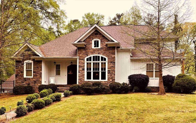 Building Photo - 2489 Hembree Dr