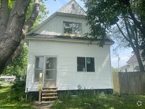 Building Photo - 513 Cunningham Ave