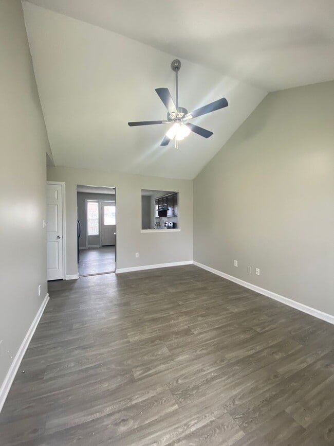 Building Photo - Cute Ranch Rental