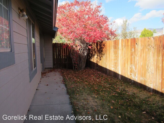 Building Photo - 3 br, 2 bath House - 1233 Blue Lakes Road