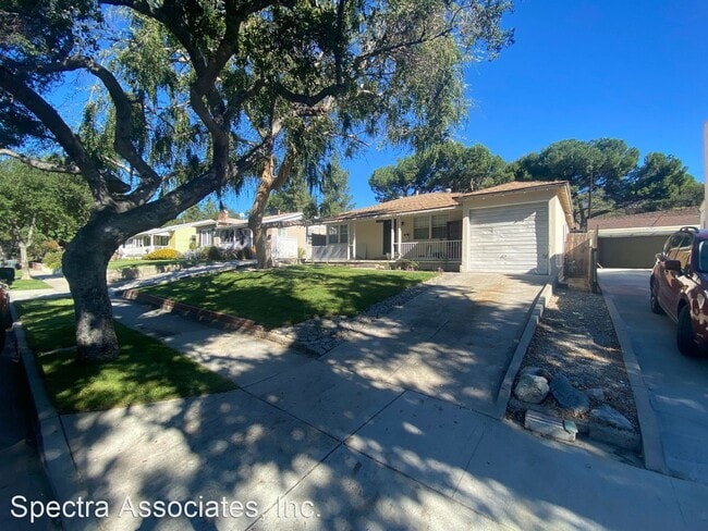 Building Photo - 3 br, 1 bath House - 3225 Montrose Ave.