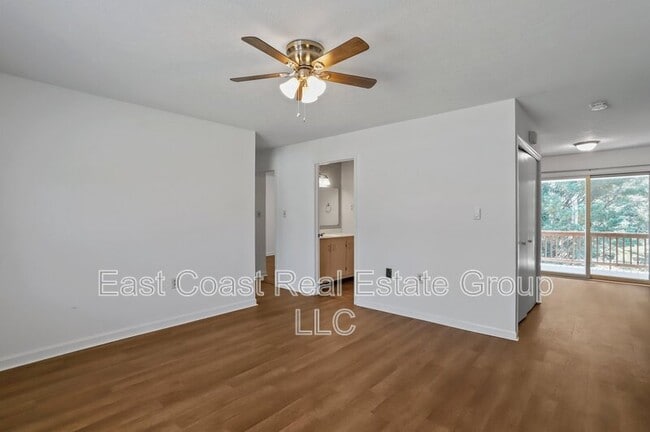 Building Photo - 131 Biser St