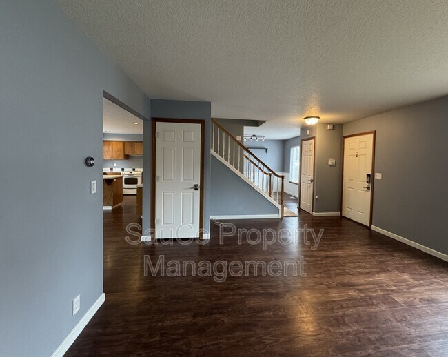 Foto del edificio - 741 SE Camellia Ct