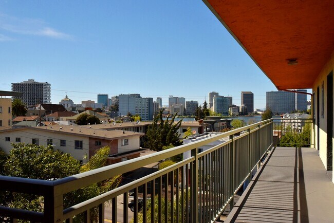 Foto del edificio - 1738 4th Ave