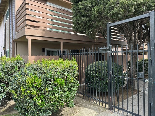 Foto del edificio - 440 W Orangewood Ave