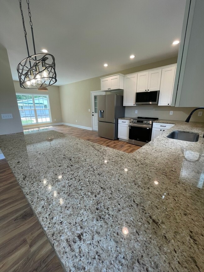 Building Photo - 1406 Old Estill Springs Rd