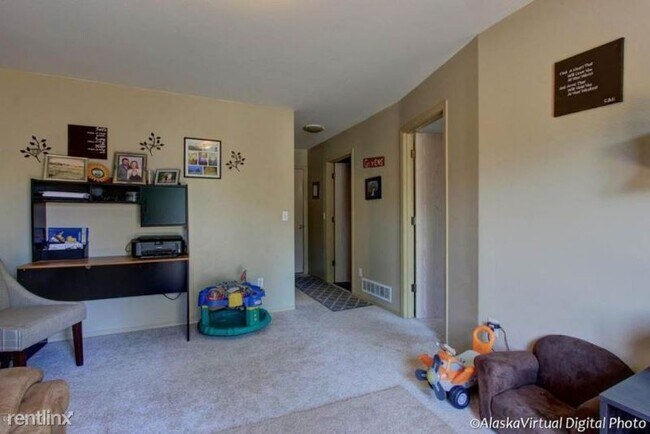 Building Photo - 3 br, 2 bath House - 3910 Sycamore Loop