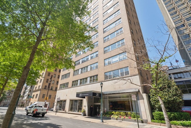 Building Photo - 220 W Rittenhouse Sq