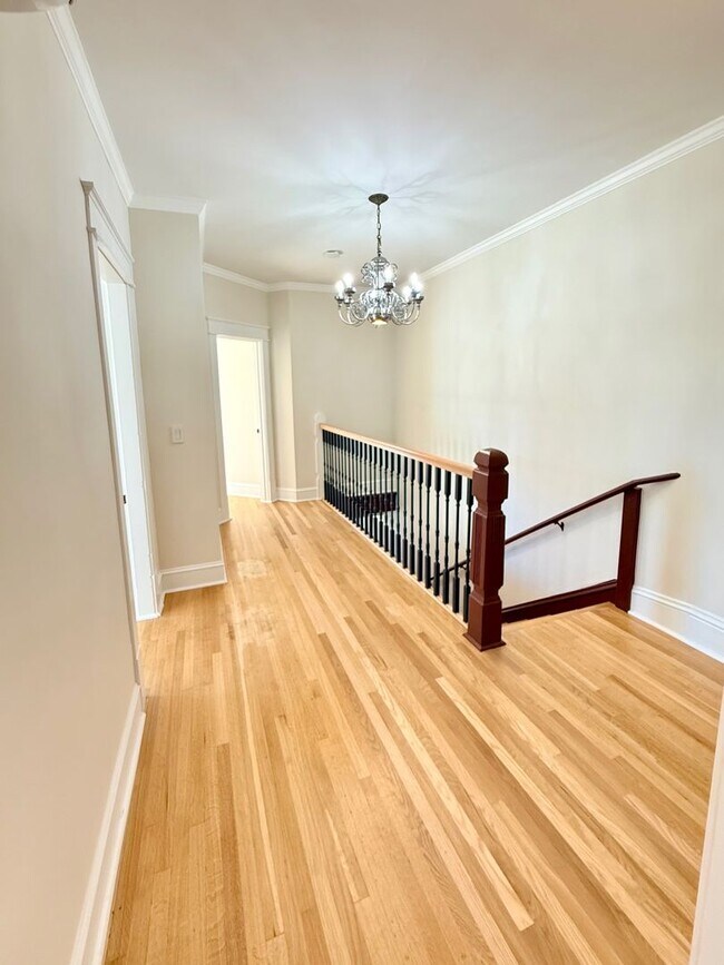 Foto del edificio - Fully Renovated 2 Bed, 2 Bath Apartment + Den Near UNR – Unit 2