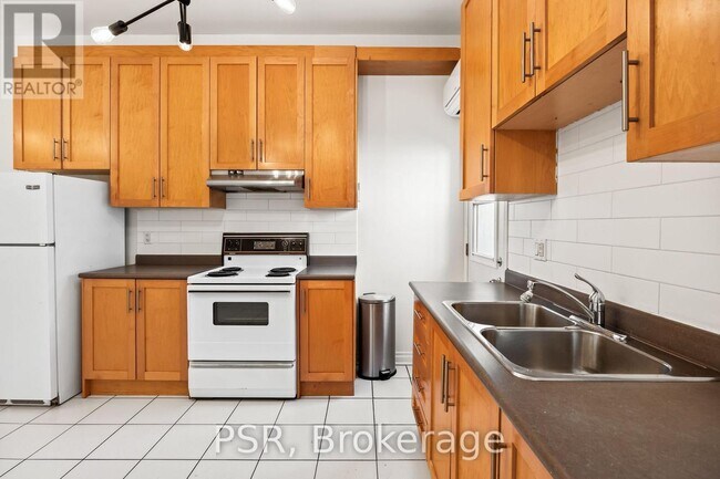 Photo du bâtiment - 112 Ossington Ave
