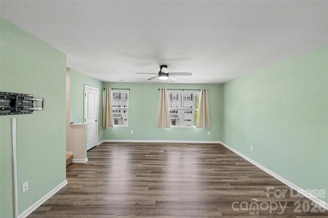 Foto del edificio - 6042 Cutwater Cir