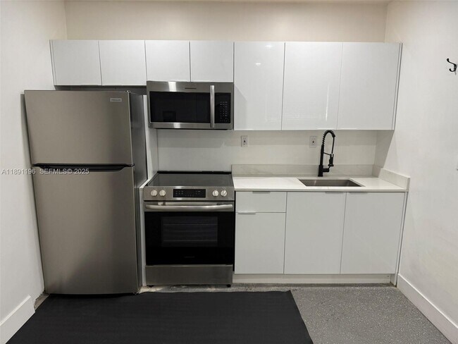 Foto del edificio - 4300 NW 3rd Ct