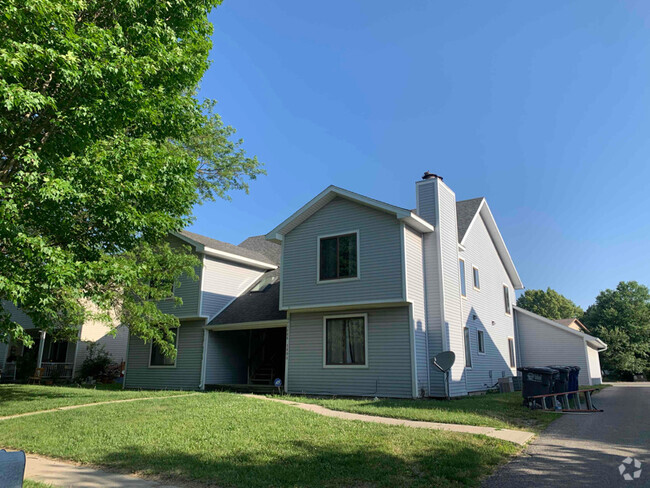 Building Photo - 5806 Ryewyck Dr