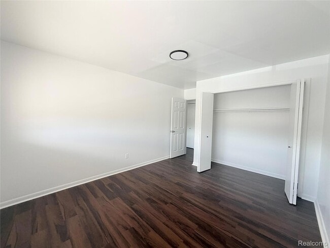 Building Photo - 14940 Longacre St