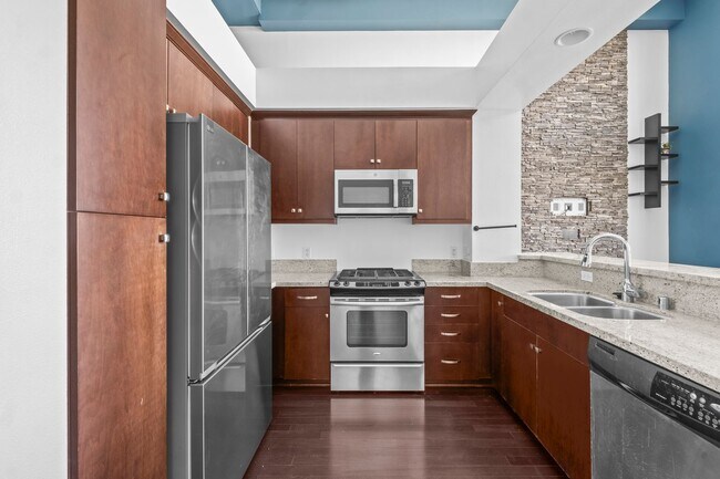Foto del edificio - 2 Bedroom + 2 Bathroom Condo | Port 121 in Seabridge | Oxnard | Unfurnished