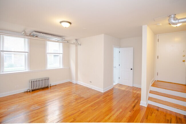 Foto del edificio - 5425 W Montrose Ave