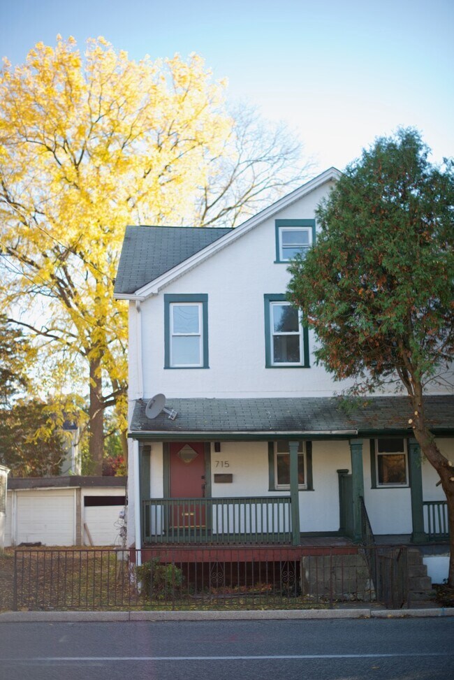 Building Photo - 715 E Haverford Rd