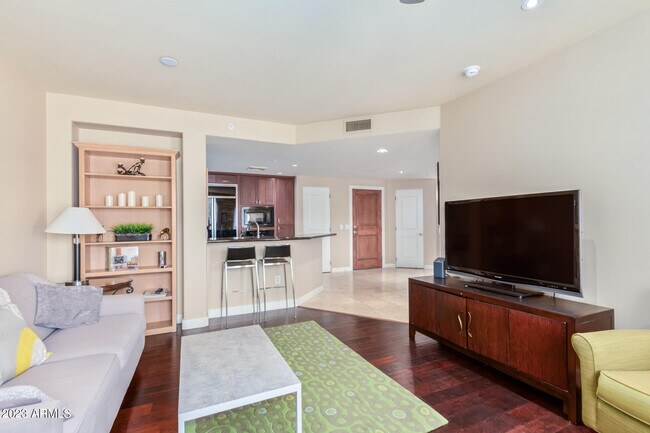 Foto del edificio - 15802 N 71st St