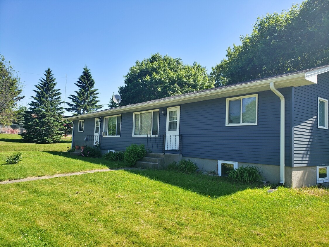 Primary Photo - 695 Jackson Ave SW
