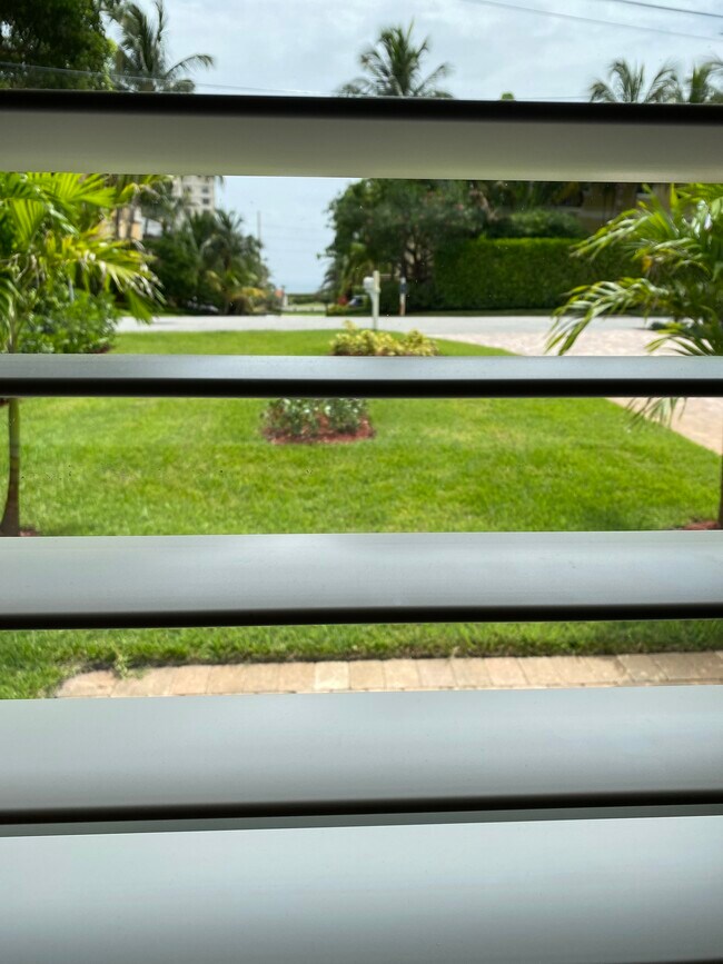 Foto del edificio - 801 Hibiscus Ave