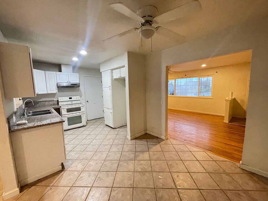 Foto del edificio - 3 bed / 2 ba house - Tierra Buena Area/ Yuba City