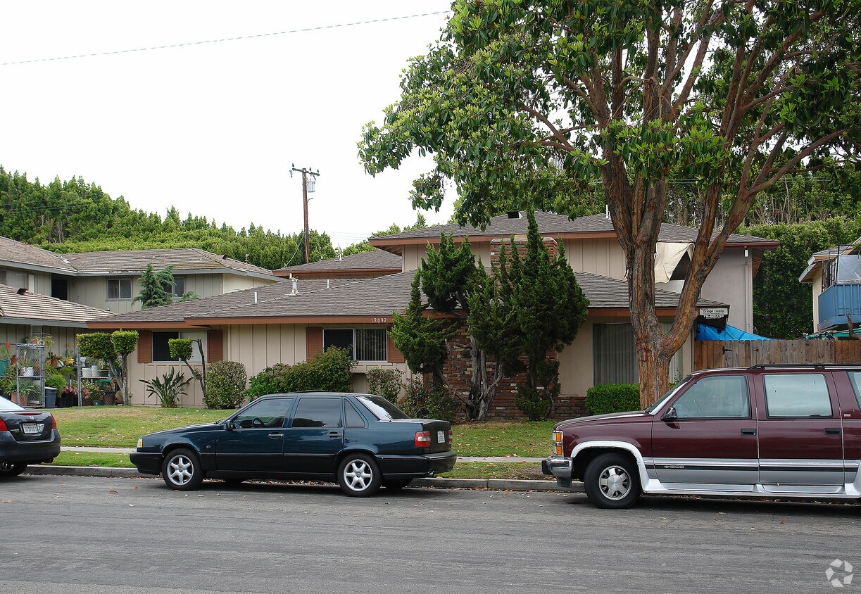 Building Photo - Laguna Apartments