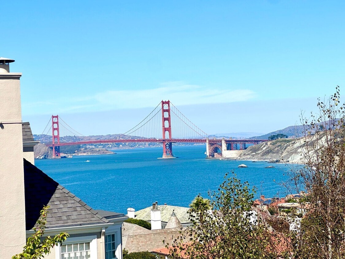 Foto principal - Elegant 4BR/3BA Sea Cliff Private Home wit...