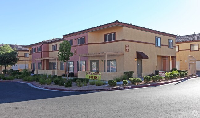 Foto del edificio - 4915 E Russell Rd