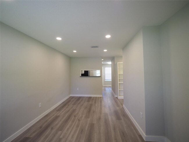 Building Photo - 4711 Bull Creek Rd