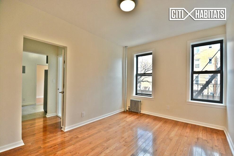 Primary Photo - 2273 41st St