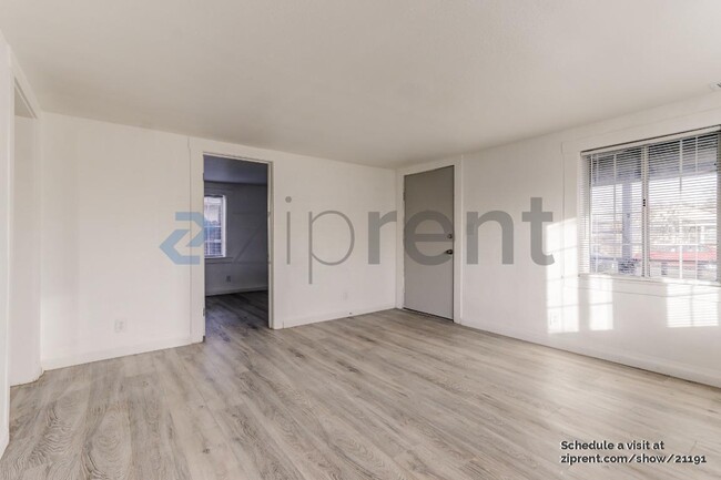 Foto del edificio - 3829 Belden St