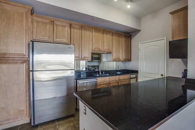 Building Photo - 3225 Turtle Creek Blvd