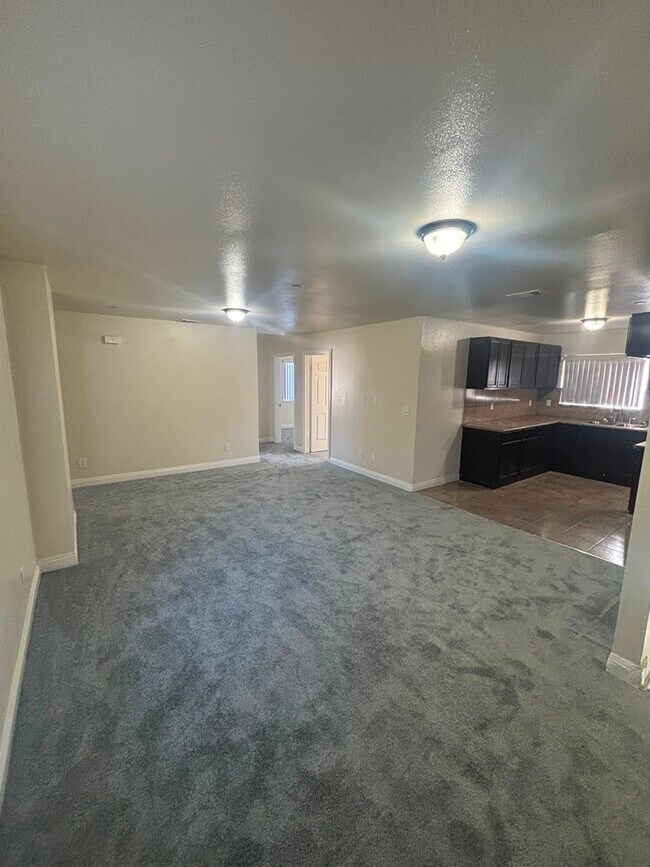 Foto del edificio - 1229 W 60th St