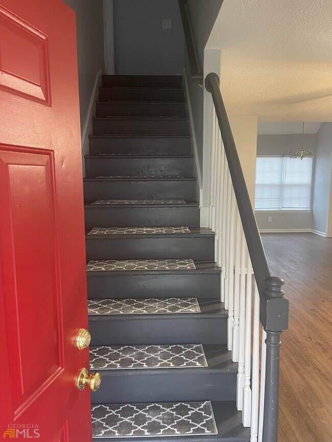Building Photo - 10852 Knotty Pine Pl