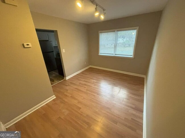 Building Photo - 625 Simmons St