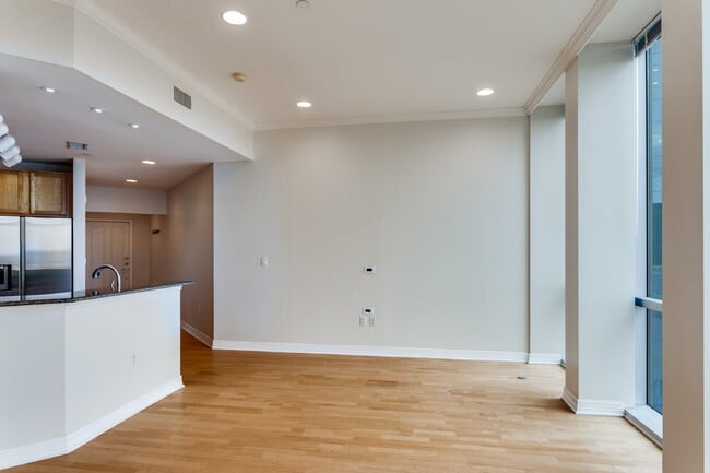 Building Photo - 1-Bedroom luxury Condo at The Tower in Downtown Fort Worth