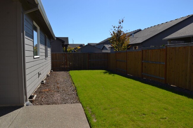 Foto del edificio - 3 BEDROOM 2 BATH HOUSE LOCATED IN NORTH SALEM