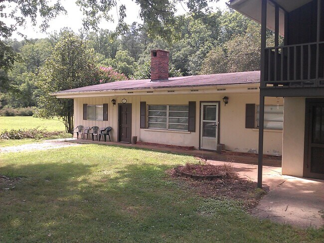 Foto del edificio - Newly Remodeled 3 Bedroom 2 Bath House for...