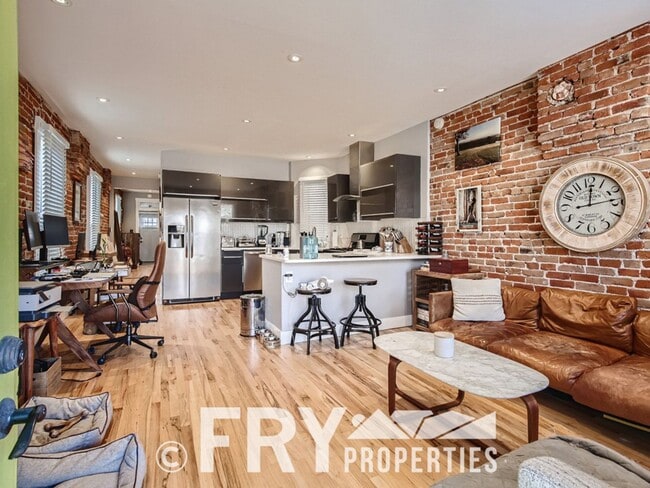 Photo - 3640 N Williams Street Townhome