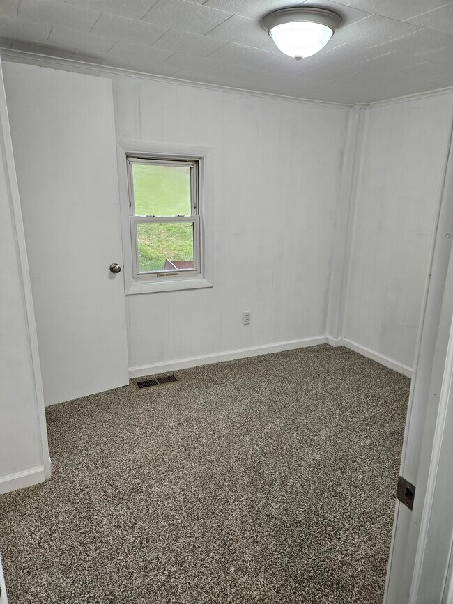 Foto del edificio - 6711 Vincent Hill Rd