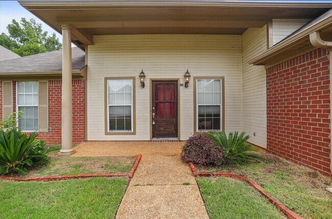 Foto del edificio - 428 Wildberry Cir