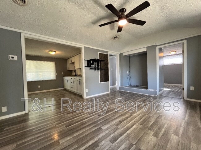 Foto del edificio - 1604 S Oakdale Dr
