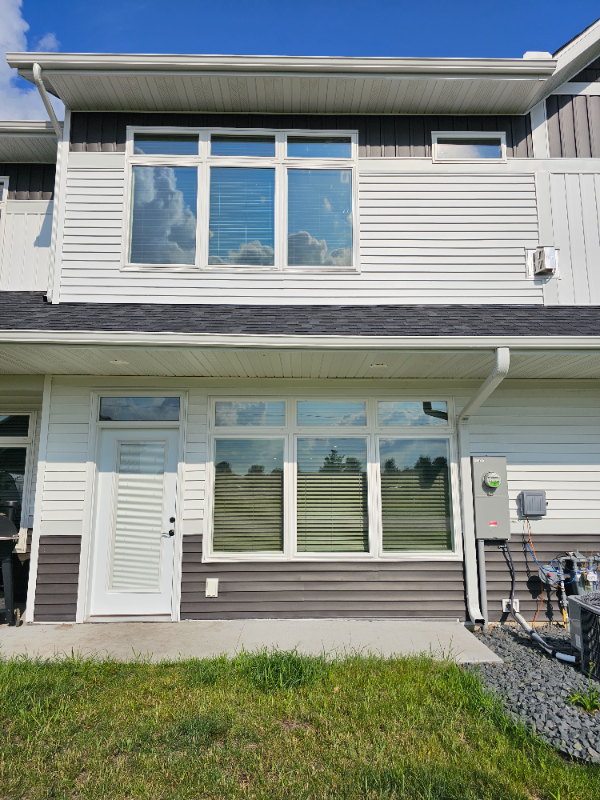 Building Photo - 705 Prairie Rose Trl