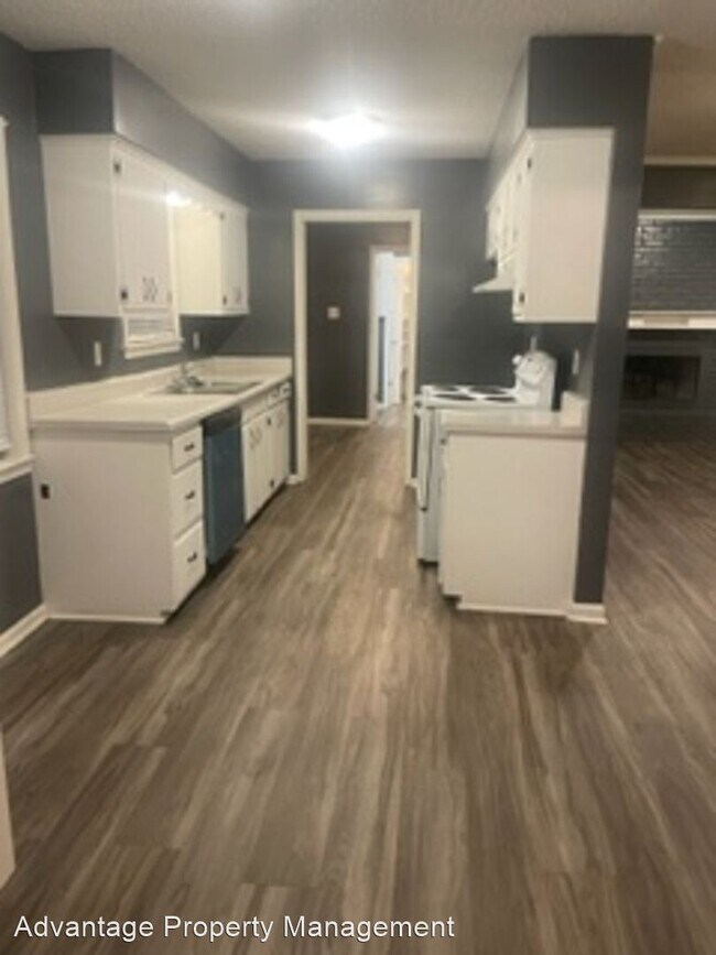 Foto del edificio - 4 br, 2.5 bath House - 2544 Courtney Dr