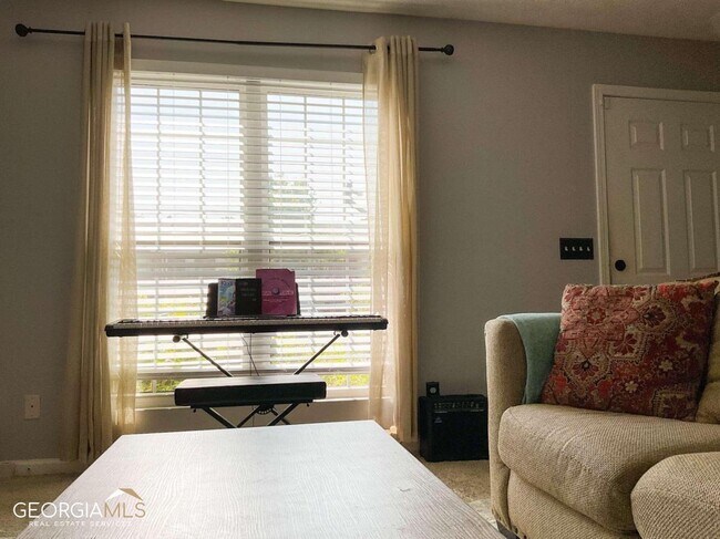 Foto del edificio - 5553 Strathmoor Manor Cir