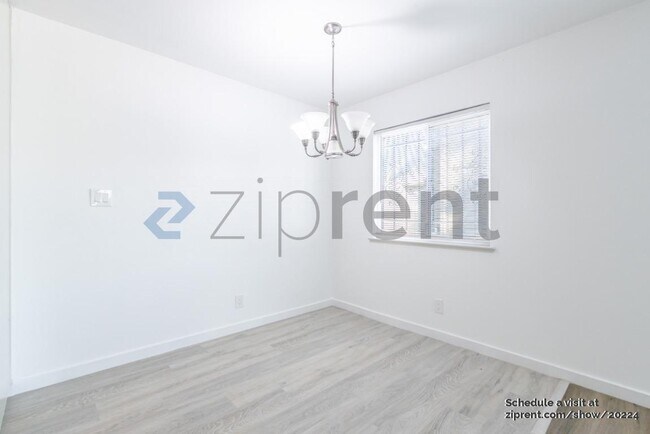 Foto del edificio - 7384 Franklin Blvd